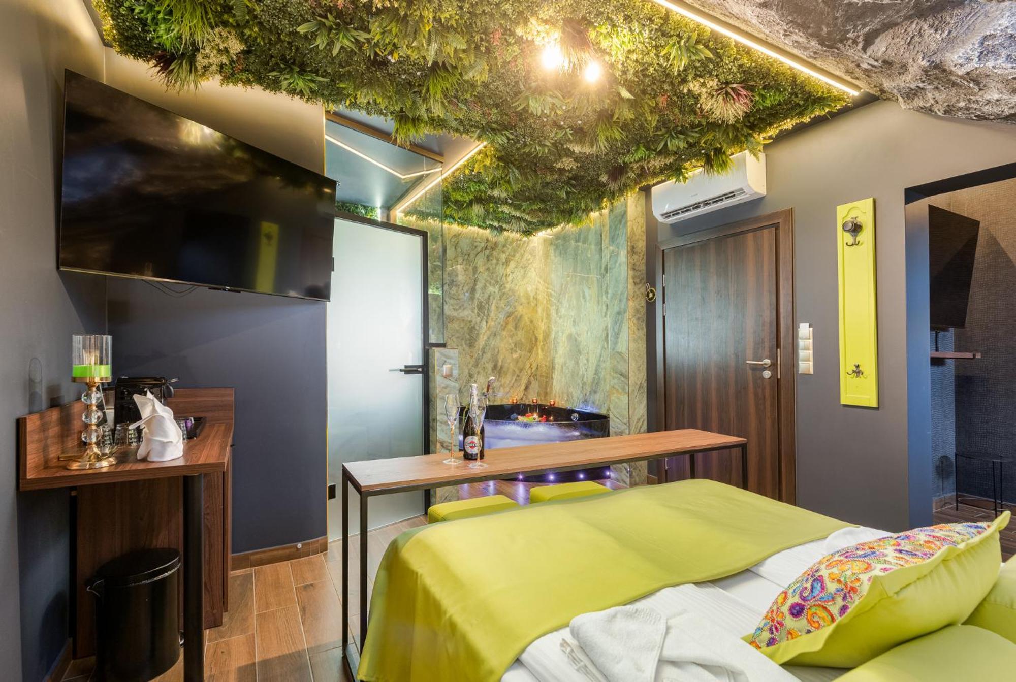 Stacja Galicja Rooms Blisko Energylandia Trzebienczyce Eksteriør bilde